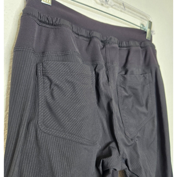 Lululemon Womens Dance Studio Capri Crop Pants 4 Black Mid Rise Active Yoga Gym - Picture 5 of 9